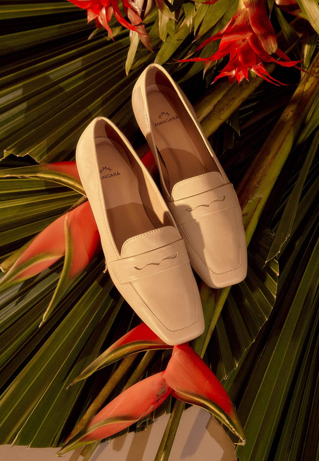 Cipó Beige Leather Square-Toe Loafers – Flat